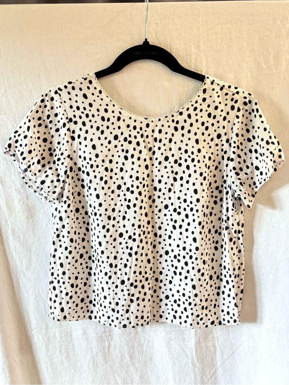 Abercrombie & Fitch White Short Sleeve Top with Black Polka Dots